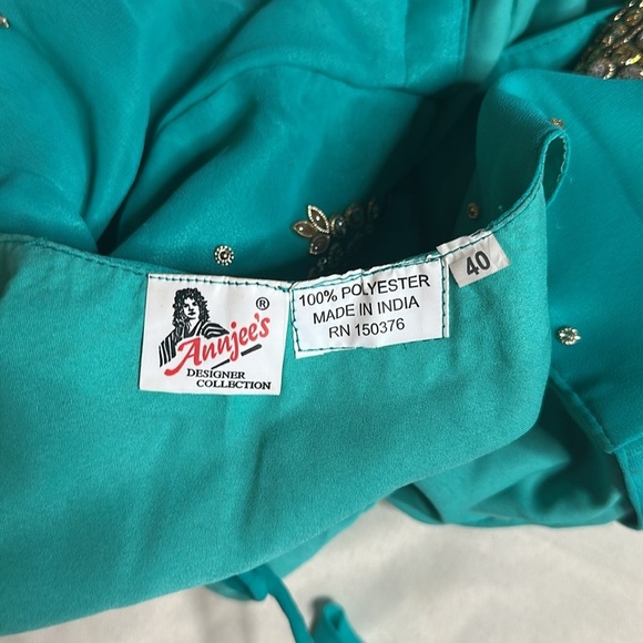 Elegant 2 Piece Sari & Accessories Outfit Turquoise Blue & Gold - Picture 10 of 17